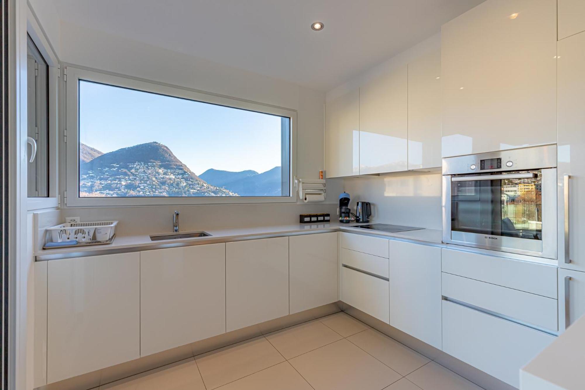 Imperial Of Lugano 3 With A Lake View Behind The Station And 10 Min From The Lake Of Lugano Buitenkant foto