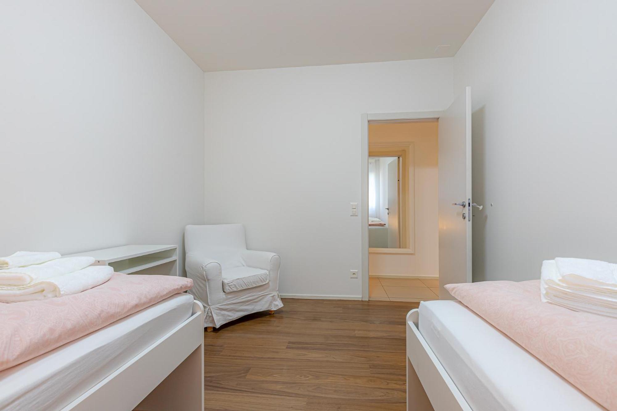 Imperial Of Lugano 3 With A Lake View Behind The Station And 10 Min From The Lake Of Lugano Buitenkant foto
