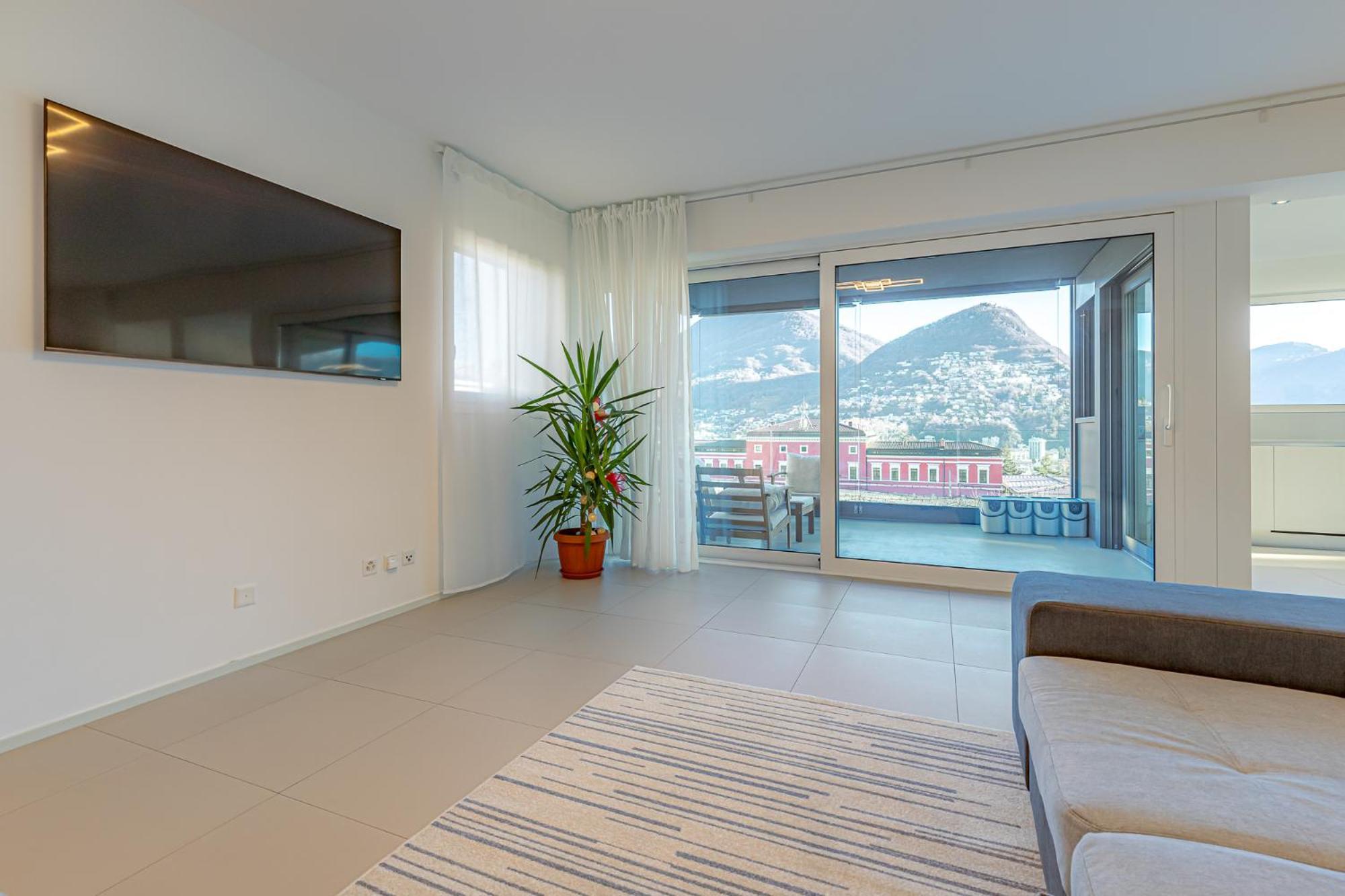 Imperial Of Lugano 3 With A Lake View Behind The Station And 10 Min From The Lake Of Lugano Buitenkant foto