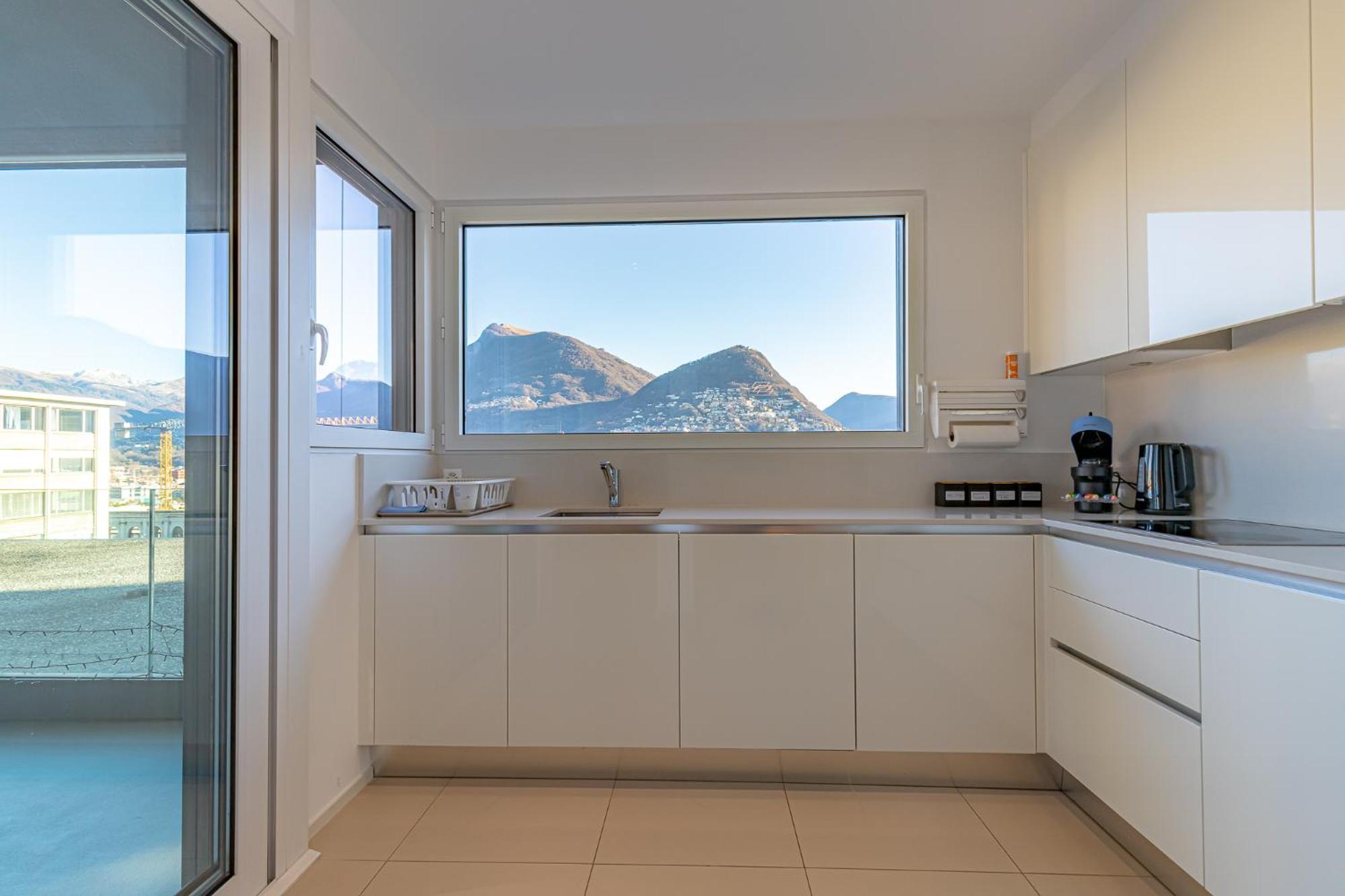 Imperial Of Lugano 3 With A Lake View Behind The Station And 10 Min From The Lake Of Lugano Buitenkant foto